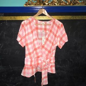 Max studio woman short sleeve wrap blouse size M